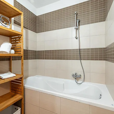 Intercontinental Superbe Avec Piscine 4* Мантон