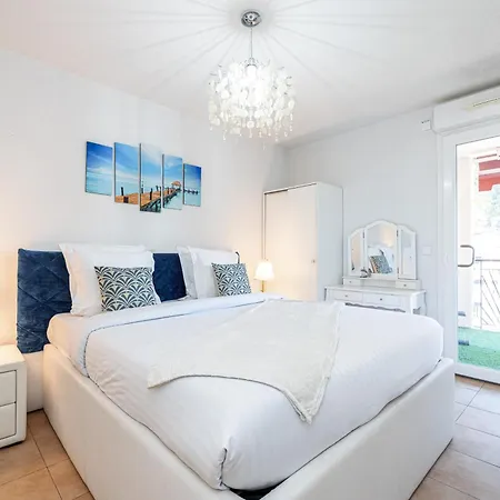 Intercontinental Superbe Avec Piscine Готель типу 