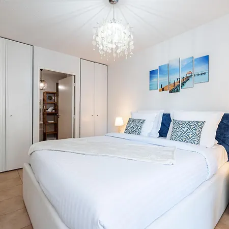 Intercontinental Superbe Avec Piscine Мантон