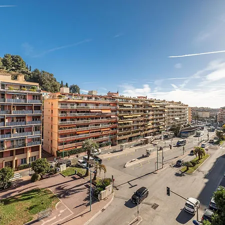 Bed & Breakfast Intercontinental Superbe Avec Piscine 4*