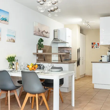 Bed & Breakfast Intercontinental Superbe Avec Piscine 4*