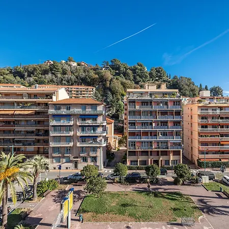 Bed & Breakfast Intercontinental Superbe Avec Piscine 4*