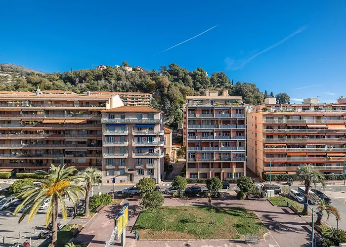 Bed & Breakfast Intercontinental Superbe Avec Piscine 4*