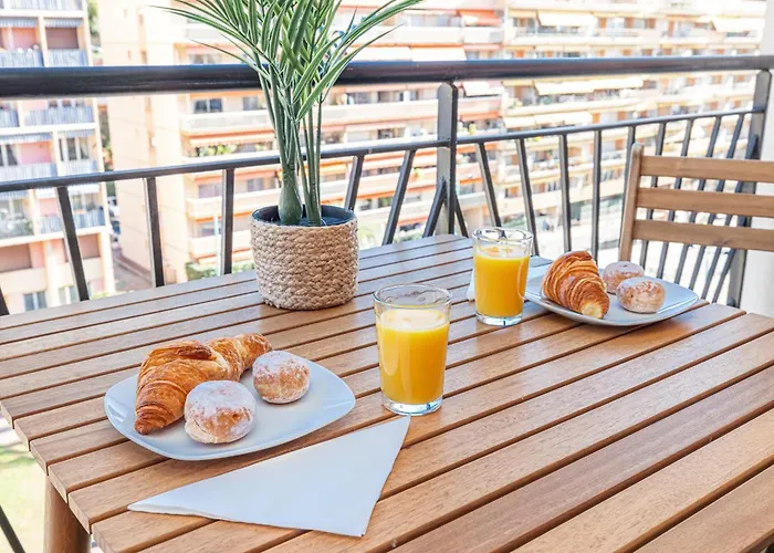 Intercontinental Superbe Avec Piscine Frühstückspension 4*