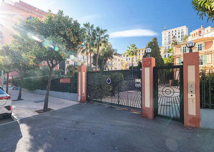 Intercontinental Superbe Avec Piscine Frühstückspension Menton