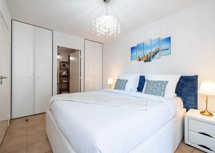 Intercontinental Superbe Avec Piscine Ментона